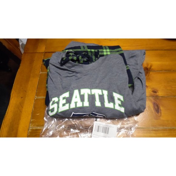 NFL Men's Pajama Set with Flannel Pants and T-Shirt Seattle Seahawks Size Large - Picture 2 of 3